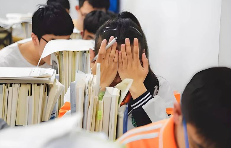 复读考上清北奖100万元 教育不是一场“赌”
